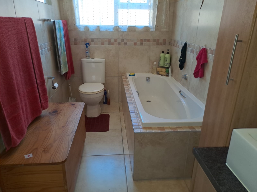 2 Bedroom Property for Sale in Dormehls Drift Western Cape